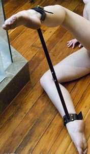 Adjustable Wrist/Ankle Spreader Bar, Black